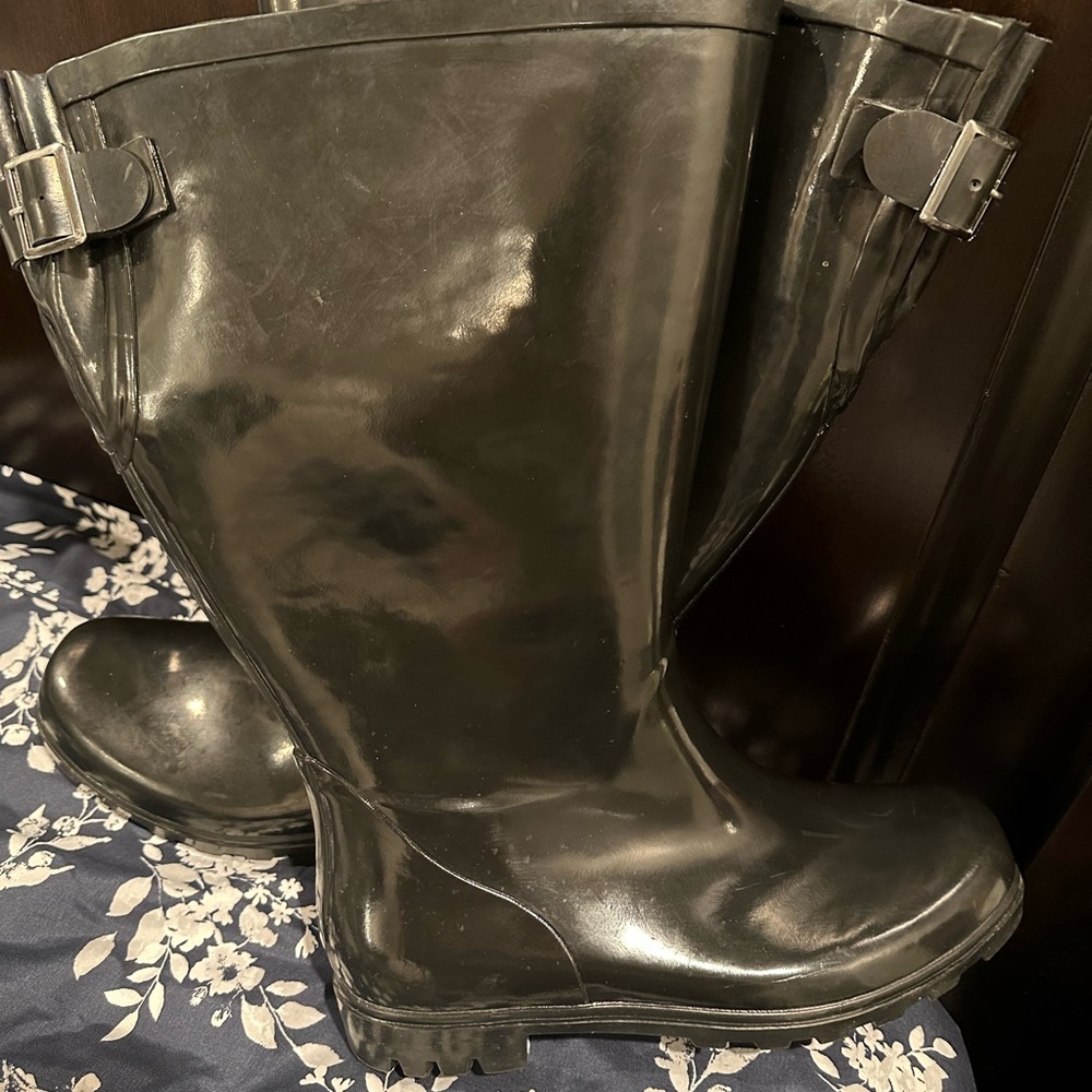 Torrid extra wide calf rain boots 11WW